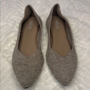 *SOLD* MIA Knit Pointed-Toe Flats | Taupe | Size 6